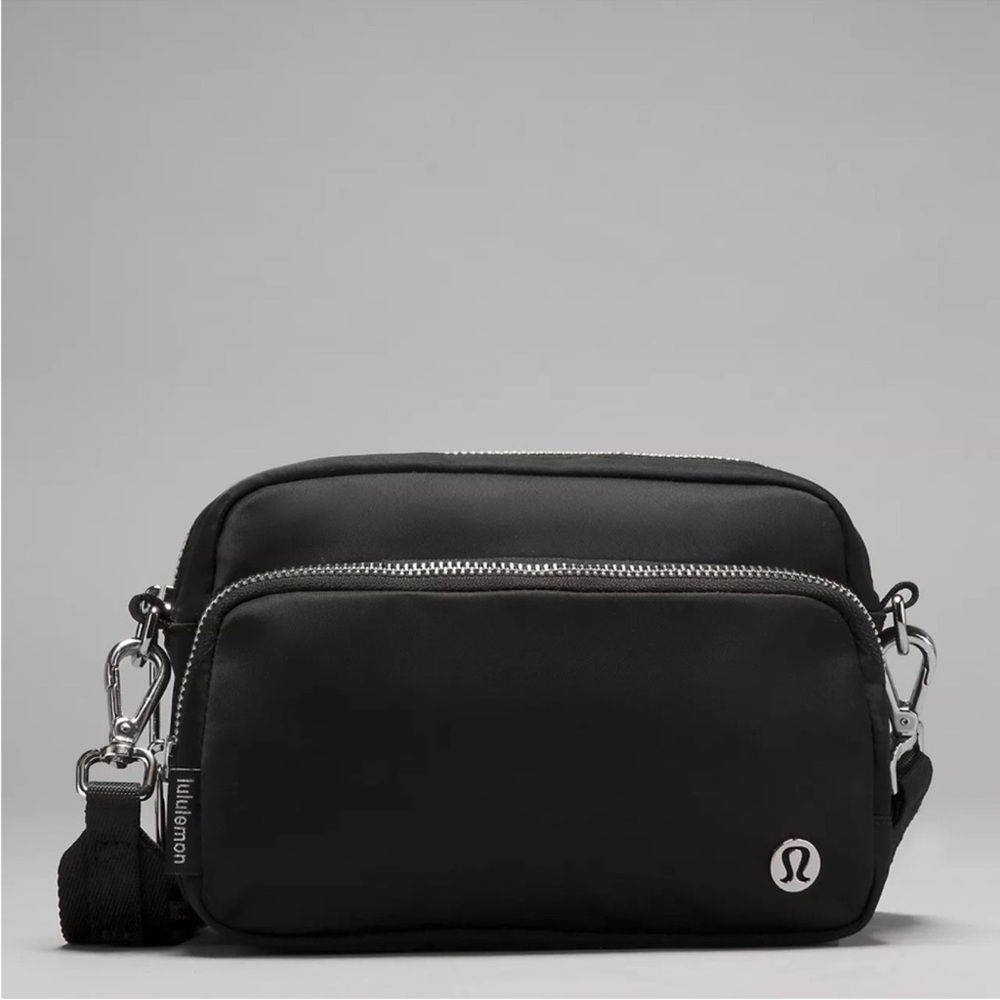 Lululemon Everywhere Crossbody Bag 2L Metal Hardware- Black